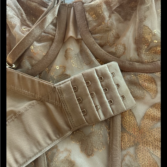 Corset size 34C NWT - Picture 7 of 9